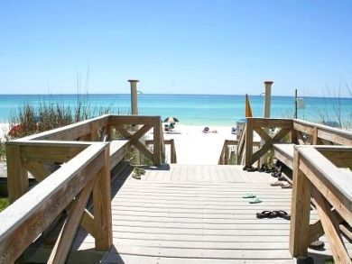Destin Value Priced with Beach Views and Gulf.